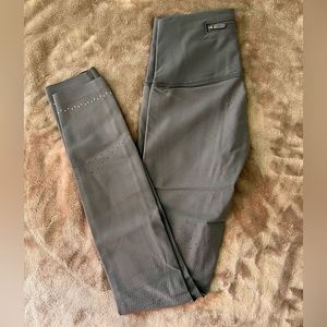 Lululemon Zone In Tights 27”
